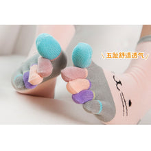 Load image into Gallery viewer, 1 Pairs Pure Cotton Women Five Finger Short Colorful Cat Socks with Breathable Toes 
